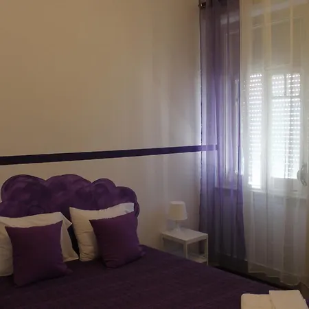 Sunshine Homes בית הארחה