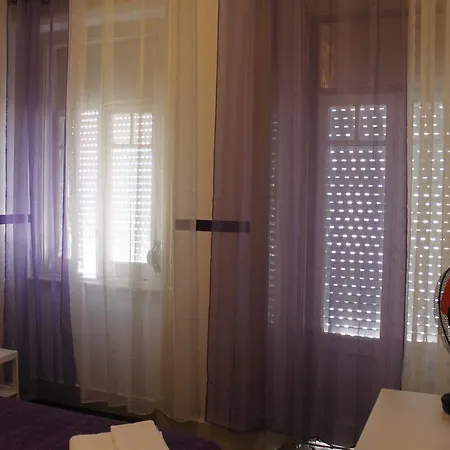 Sunshine Homes בית הארחה *